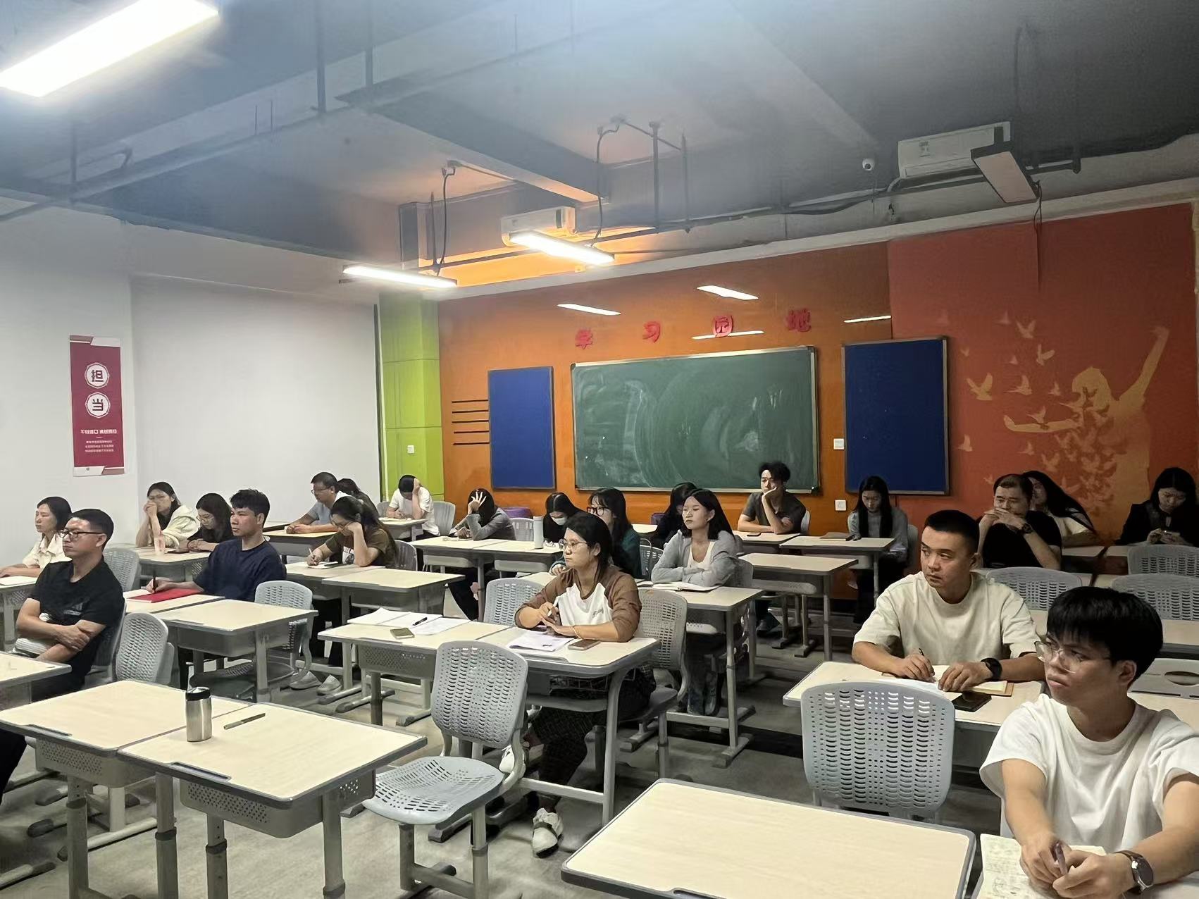 2025021805412311 黄师中高考学校 88b03bf65ac6ea214262381780b8fdd