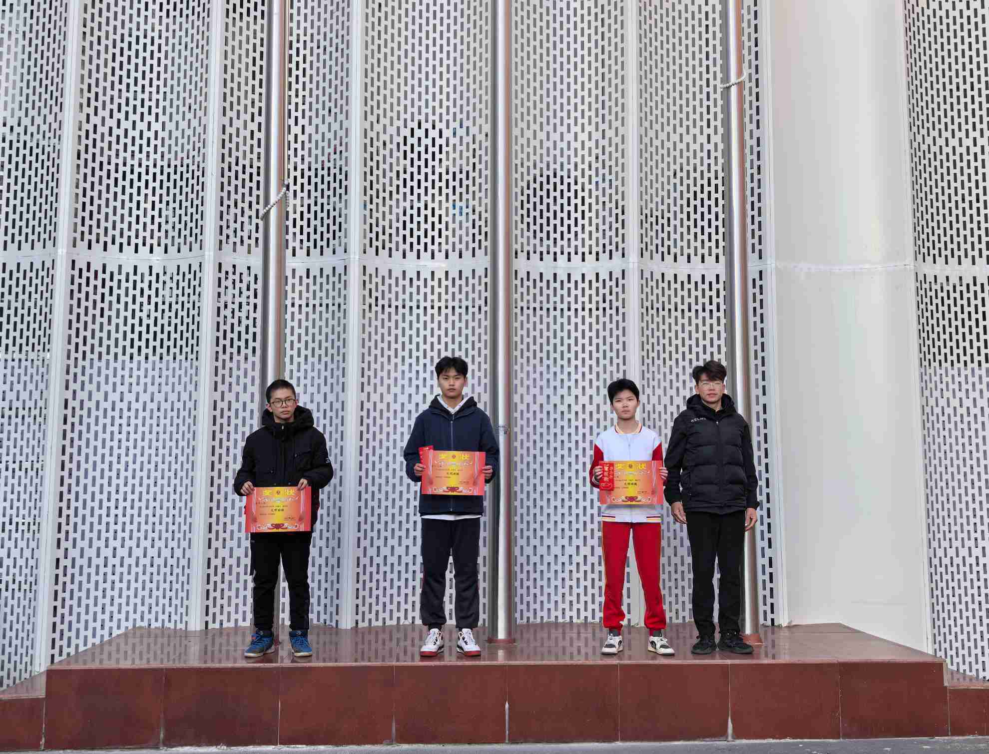 2025041608083092 黄师中高考学校 8f74bfa5a368a4156bb76ebf8e65b37