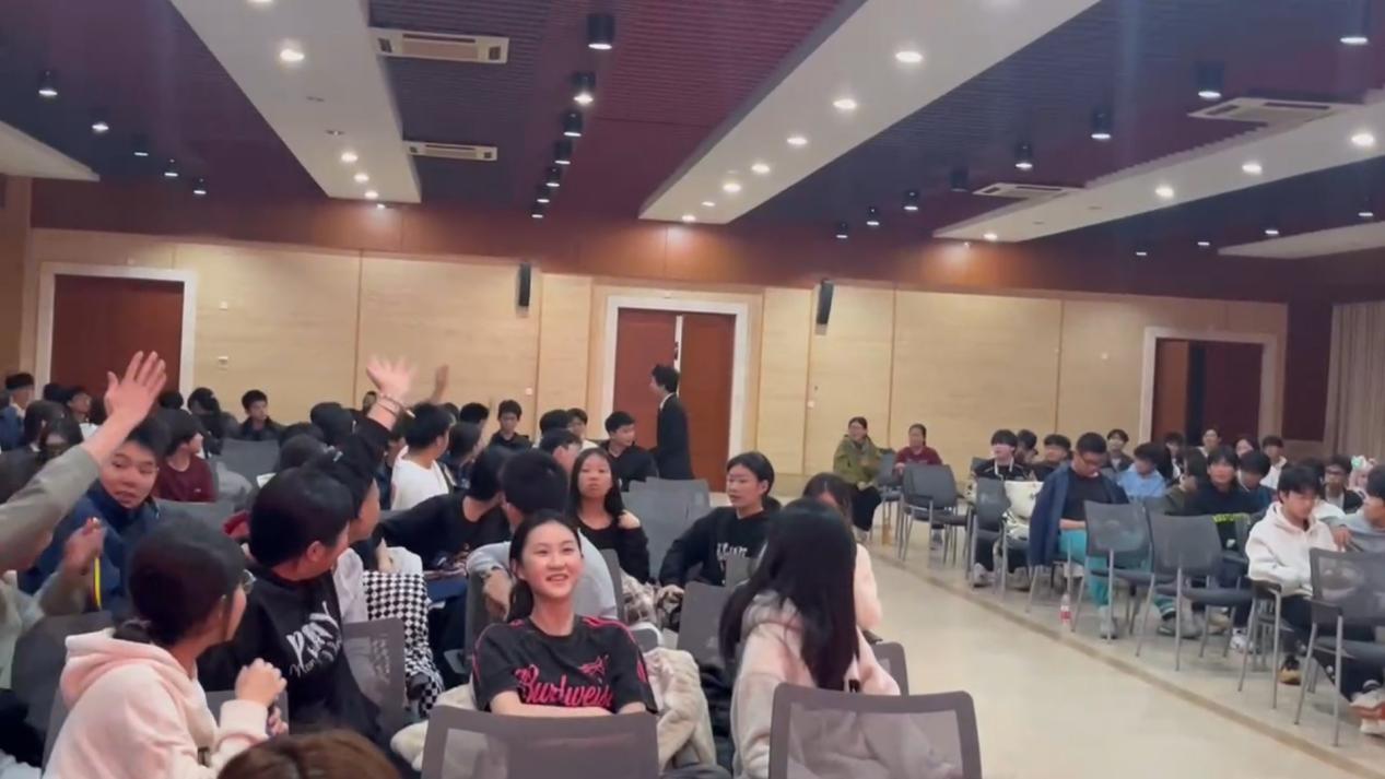 2025041703161774 黄师中高考学校 1737078319845