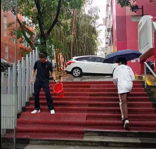 2025042802551627 黄师中高考学校