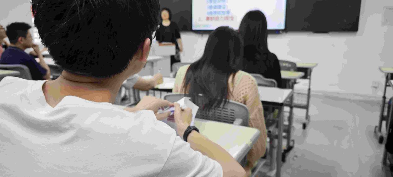 2025082909300483 黄师中高考学校 2025061302334250 黄师中高考学校