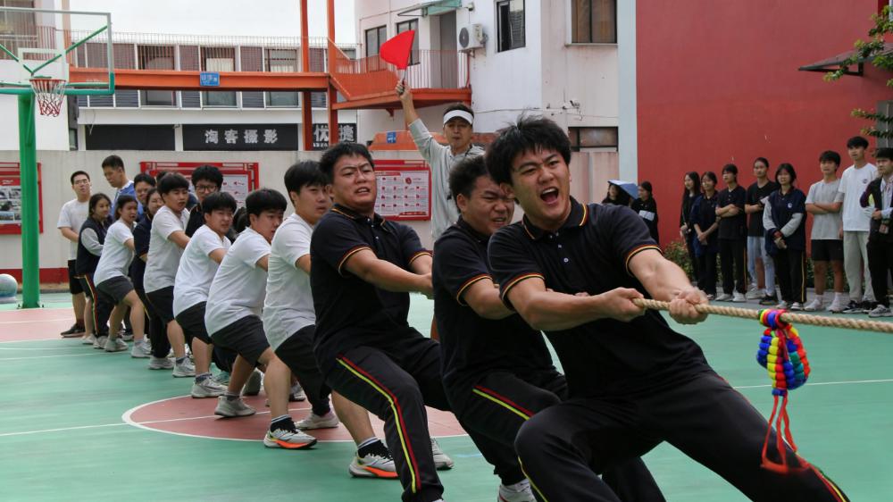 2025120308531761 黄师中高考学校 ae3c52c3f362a61d3d91622041c58c16
