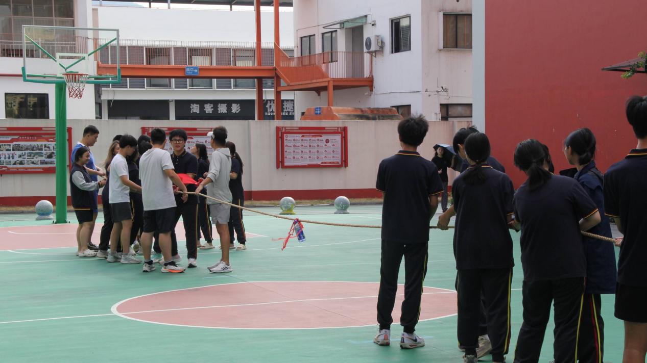 2025120308532276 黄师中高考学校 IMG 8361