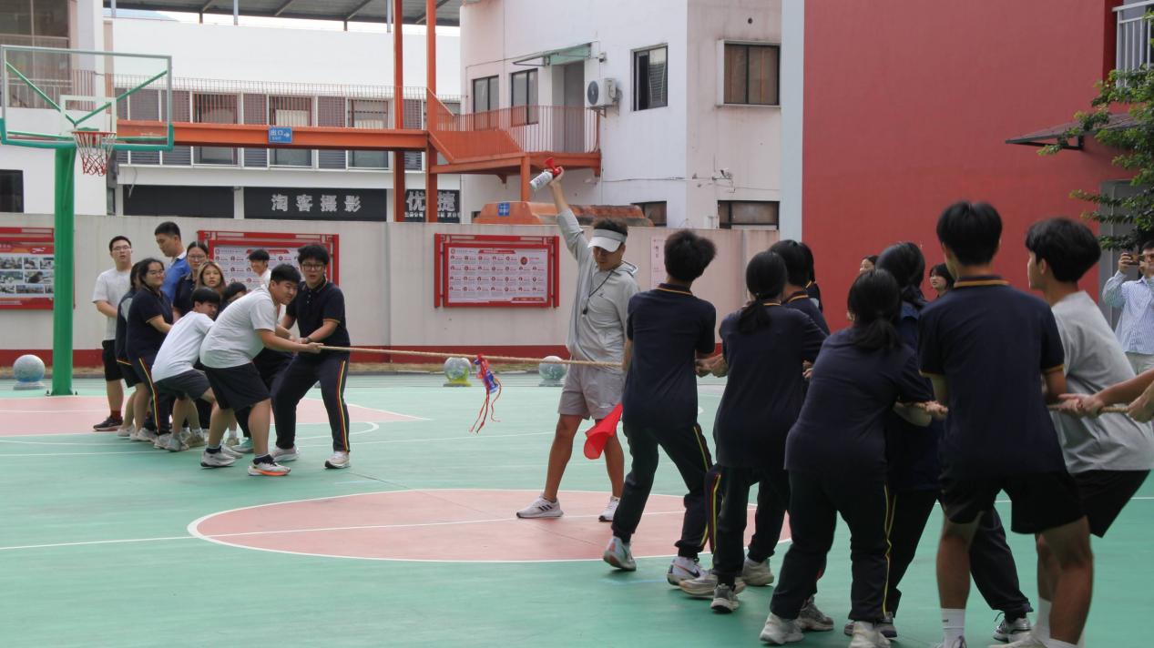 2025120308532570 黄师中高考学校 IMG 8362