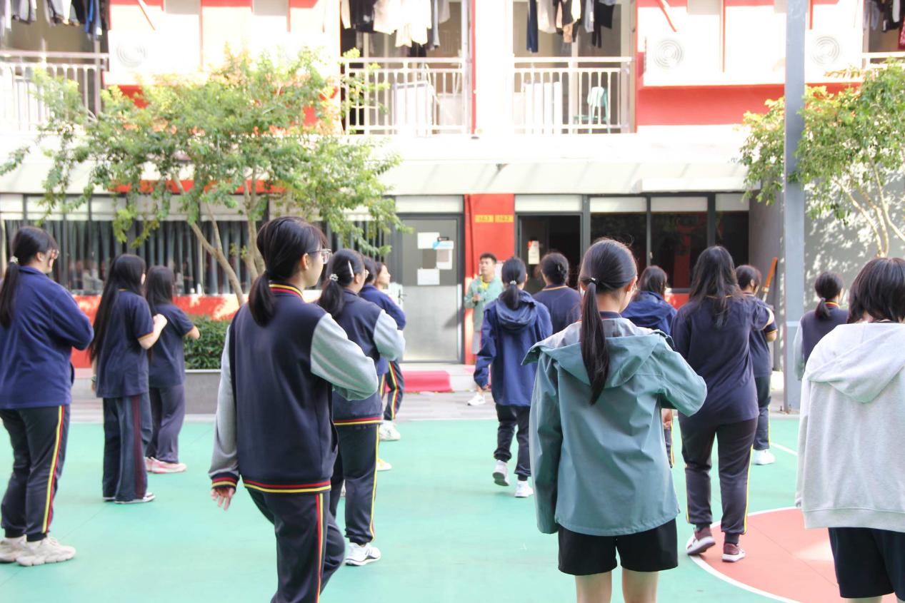 2025120309011412 黄师中高考学校 IMG 8495