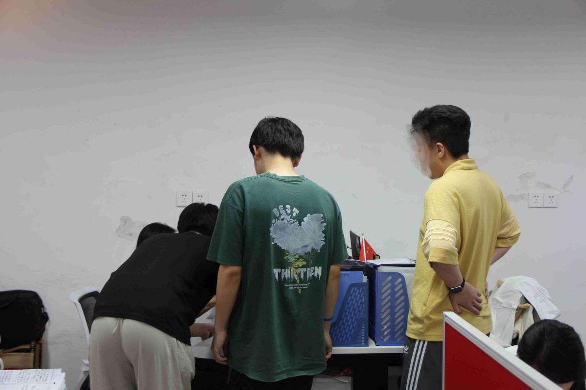 2026060507462599 黄师中高考学校 31