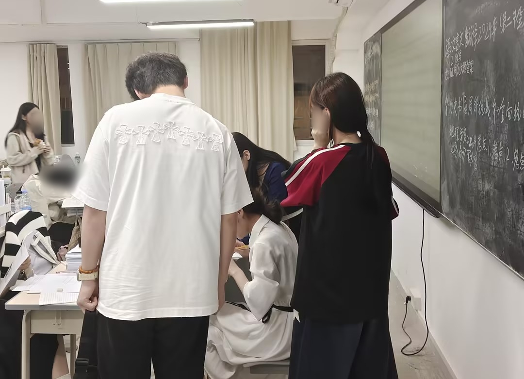 2026060507474648 黄师中高考学校 22